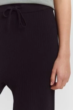 OXMO Stoffhosen Wide Leg Stoffhose Rie Frauen Schwarz -OXMO Verkaufs-Shop 09b065e1632b3827f70bdc9b6cb00436