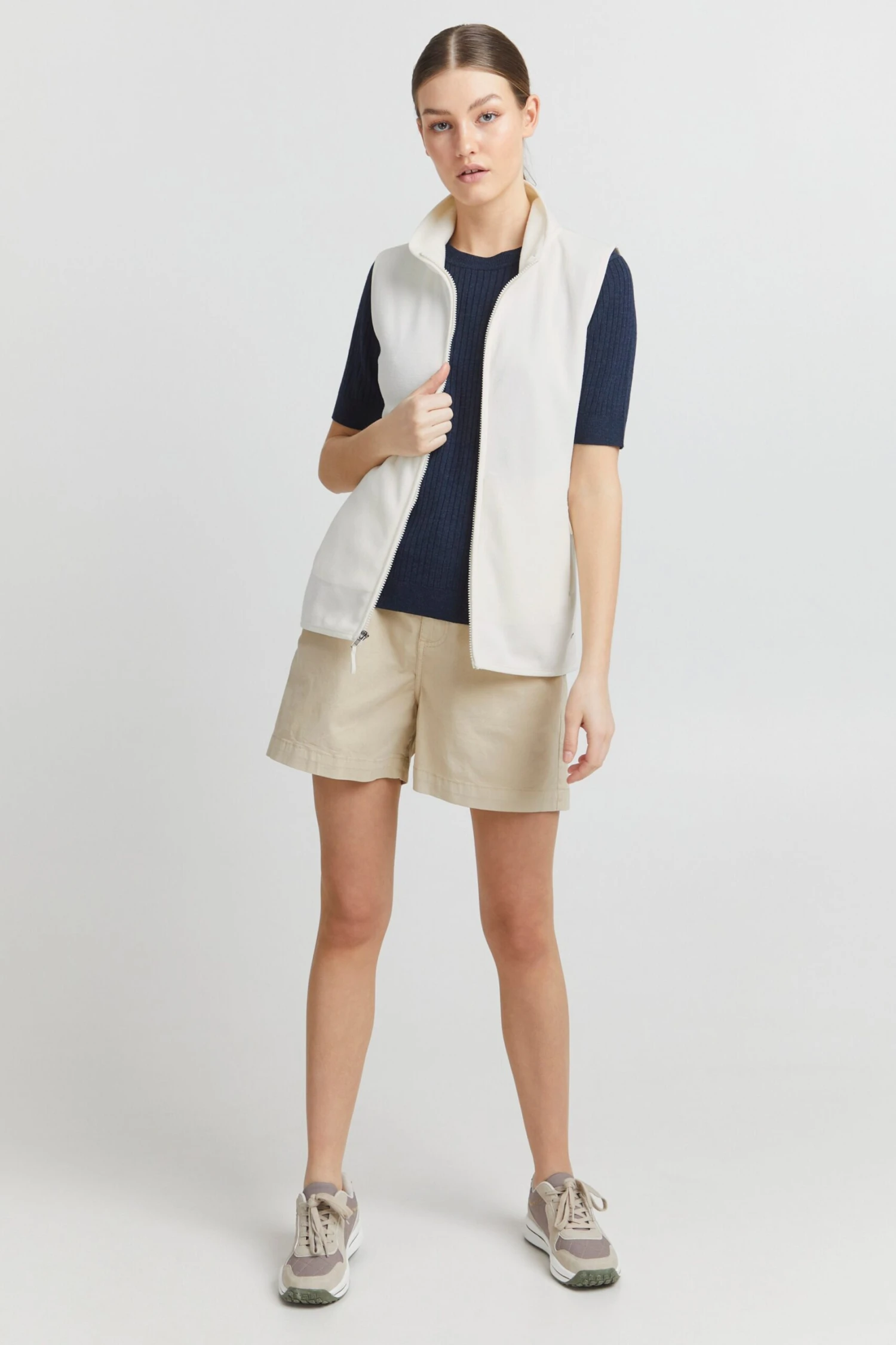 OXMO Westen Fleeceweste Ragnara Frauen Weiß 3 OXMO Westen Fleeceweste Ragnara Frauen Weiß – Bild 3