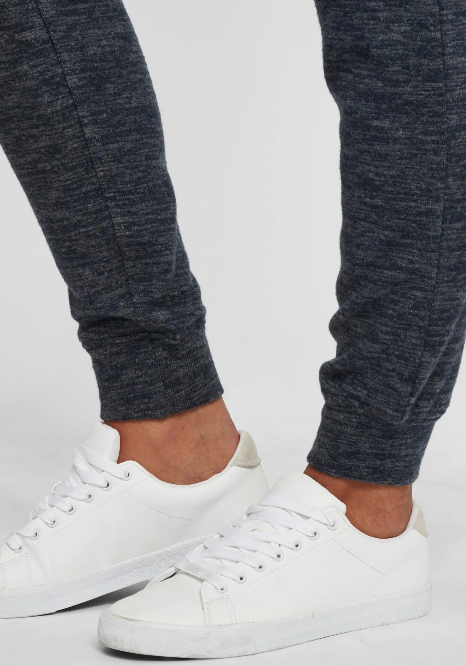 OXMO Jogginghosen Loosefit Sweathose BENITA Frauen Blaumeliert 3 OXMO Jogginghosen Loosefit Sweathose BENITA Frauen Blaumeliert – Bild 3