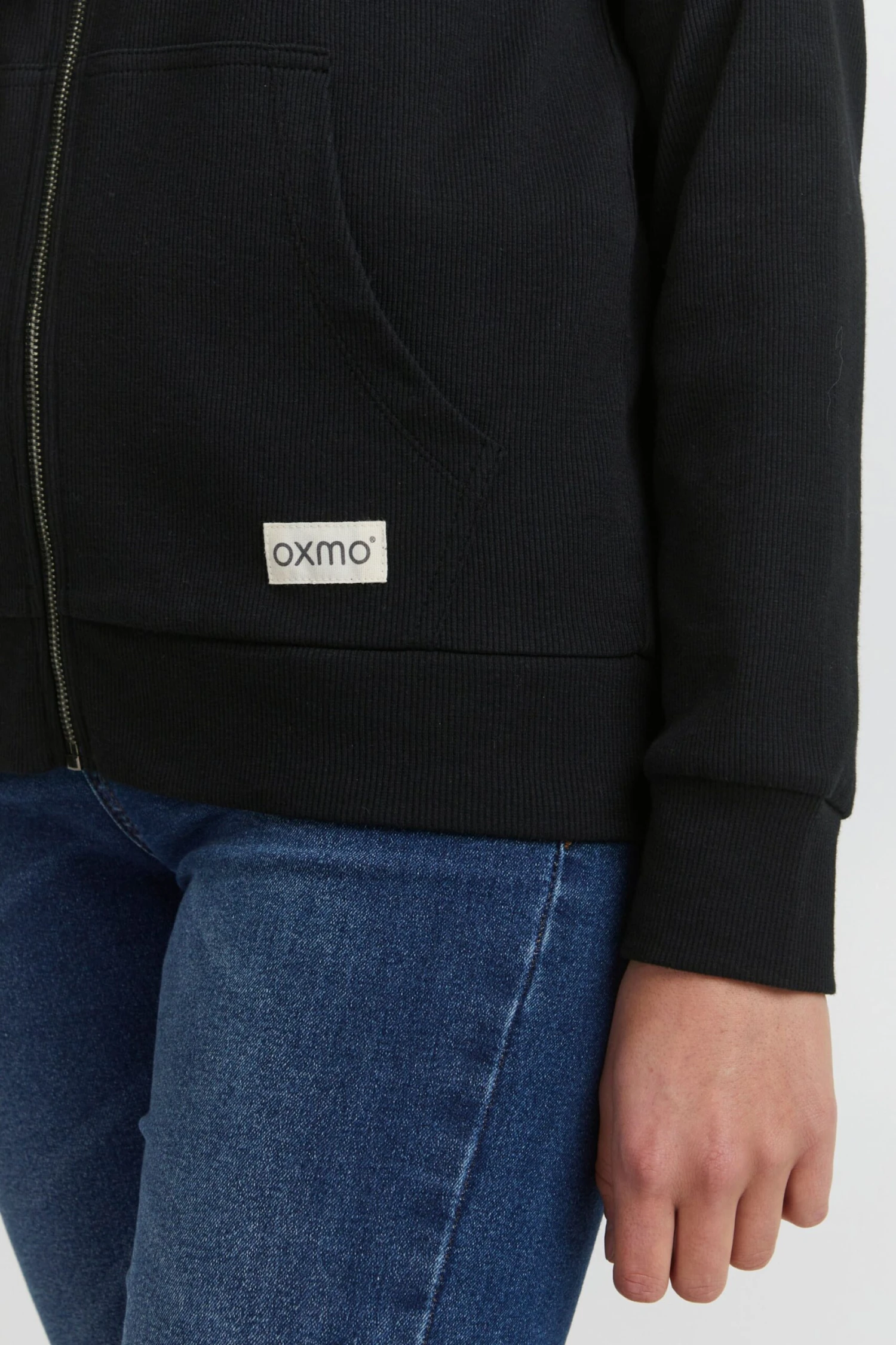 OXMO Sweatjacken Kapuzensweatshirtjacke Lova Frauen Schwarz 6 OXMO Sweatjacken Kapuzensweatshirtjacke Lova Frauen Schwarz – Bild 6