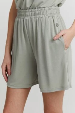 OXMO Hosen Loosefit Shorts BJÖRK Frauen Grün 10 OXMO Hosen Loosefit Shorts BJÖRK Frauen Grün -OXMO Verkaufs-Shop 1e1b2a086da2db549a8bf78f22927cc8