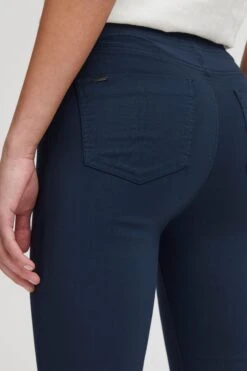 OXMO Shorts Skinny Bermuda Ditrine Frauen Blau 11 OXMO Shorts Skinny Bermuda Ditrine Frauen Blau -OXMO Verkaufs-Shop 2d157bc0e5a5a15166bda2e8c7741053