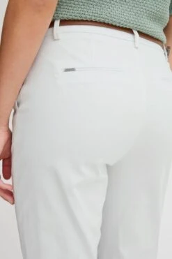 OXMO Stoffhosen Tapered Hose Oxdaisy Frauen Weiß 11 OXMO Stoffhosen Tapered Hose Oxdaisy Frauen Weiß -OXMO Verkaufs-Shop 437b821e0647d417219f4c648ee41abc