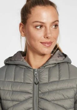 OXMO Übergangsjacken Steppjacke QuelIa Frauen Grau -OXMO Verkaufs-Shop 4a1177b55f9d92b5fe14d714d8863a82