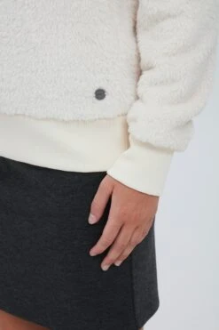 OXMO Pullover Rundhalspullover ANNICA Frauen Weiß -OXMO Verkaufs-Shop 57898af789bd2c4d02cf3d43320c5e38