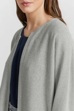 OXMO Strickjacken Cardigan KIKE Frauen Blau 10 OXMO Strickjacken Cardigan KIKE Frauen Blau -OXMO Verkaufs-Shop 609dc0811a4e4c4d2b2916fcd342a624