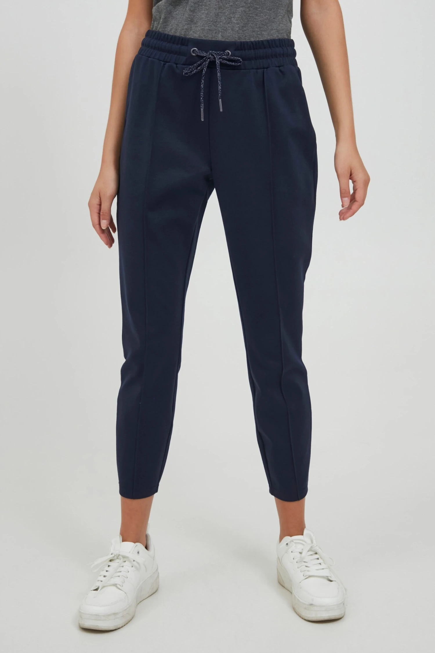 OXMO Stoffhosen Regular Stoffhose Frauen Schwarz 2 OXMO Stoffhosen Regular Stoffhose Frauen Schwarz – Bild 2