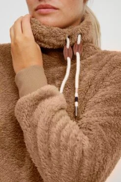 OXMO Pullover Fleecepullover ANNIKI Frauen Braun -OXMO Verkaufs-Shop 6b3e92b3f3569c86ecdf42e1c35c211b