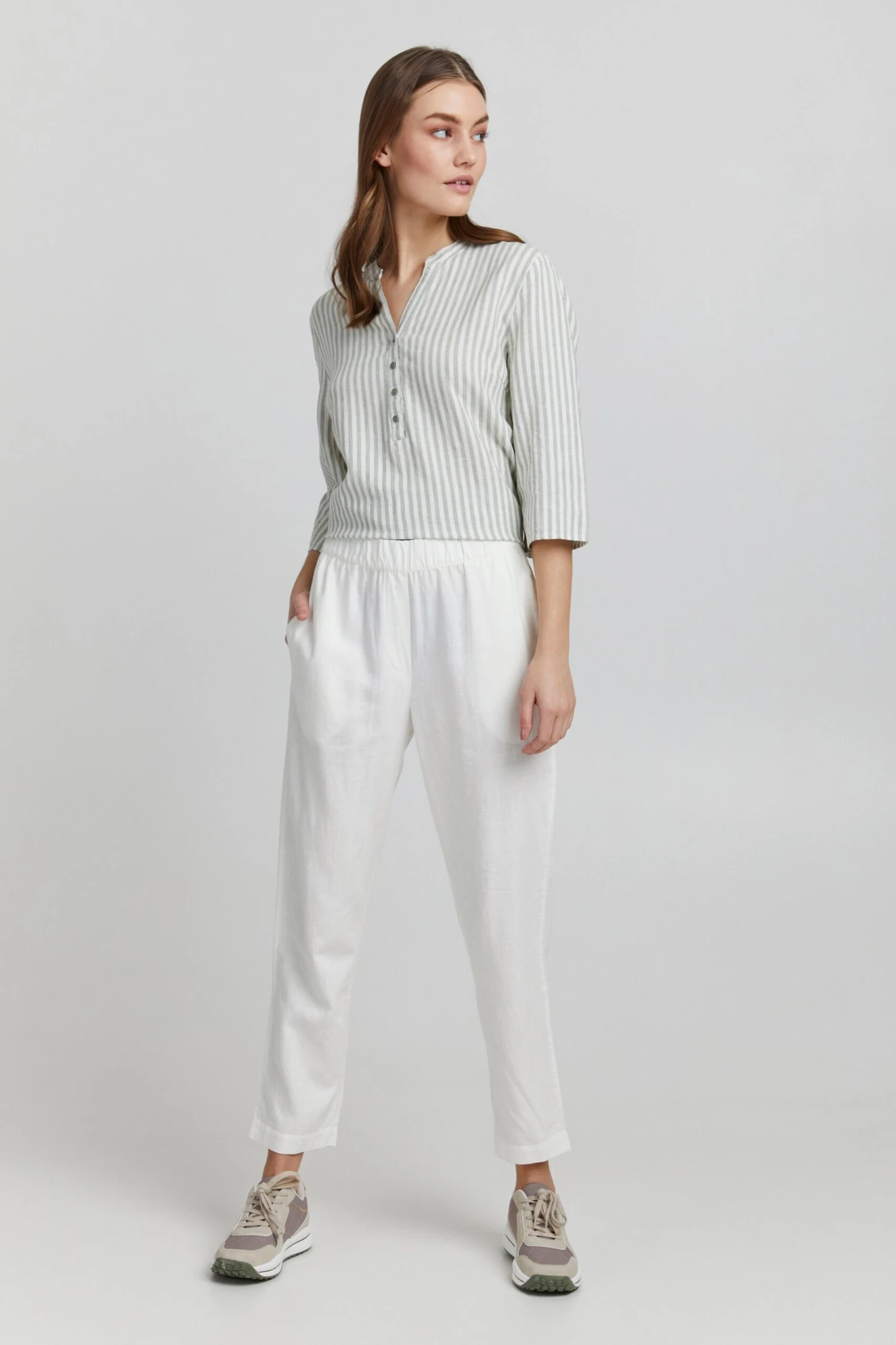 OXMO Stoffhosen Loosefit Hose Frauen Offwhite 3 OXMO Stoffhosen Loosefit Hose Frauen Offwhite – Bild 3