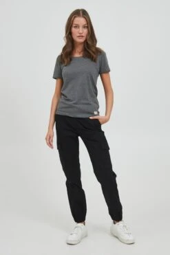 OXMO Cargohosen Tapered Cargohose Frauen Schwarz -OXMO Verkaufs-Shop 7f98ccfcc2171e885cd2f70a63422c31