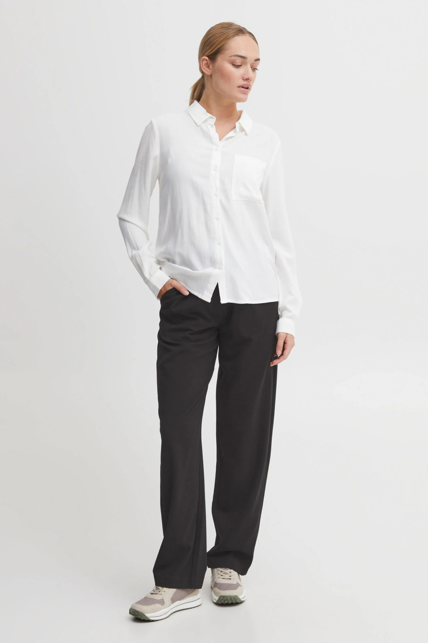 OXMO Stoffhosen Regular Stoffhose Oxdania Frauen Schwarz 3 OXMO Stoffhosen Regular Stoffhose Oxdania Frauen Schwarz – Bild 3