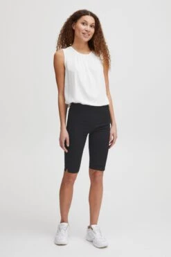 OXMO Shorts Skinny Bermuda Ditrine Frauen Schwarz -OXMO Verkaufs-Shop 972e028bc451e3264b2b70294190495d