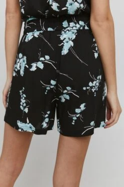 OXMO Shorts Loosefit Hose Eldird Frauen Schwarz -OXMO Verkaufs-Shop 9aacbb9691b564714861f1005bc3131b