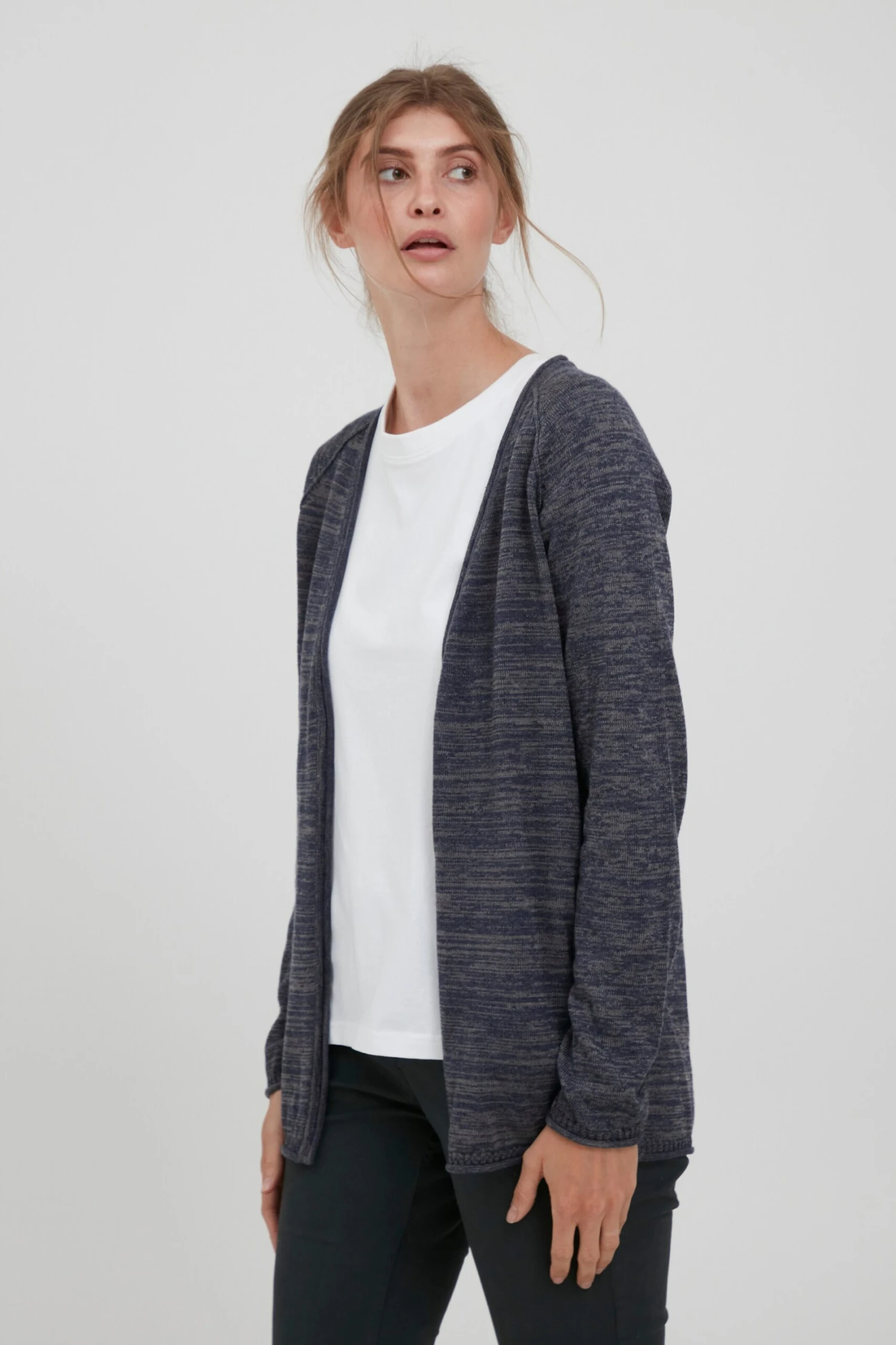 OXMO Strickjacken Strickjacke Danila Frauen Blau 2 OXMO Strickjacken Strickjacke Danila Frauen Blau – Bild 2