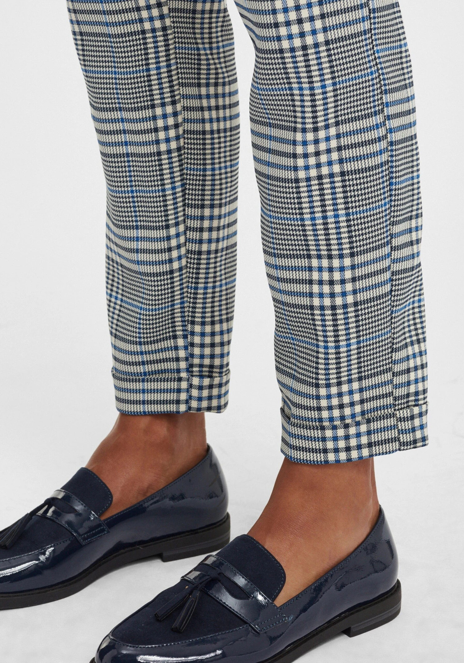 OXMO Stoffhosen Tapered Hose Livia Frauen Grau 6 OXMO Stoffhosen Tapered Hose Livia Frauen Grau – Bild 6