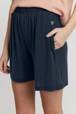 OXMO Hosen Loosefit Shorts BJÖRK Frauen Schwarz -OXMO Verkaufs-Shop b6db37fb21b44a59416d439af379f79b