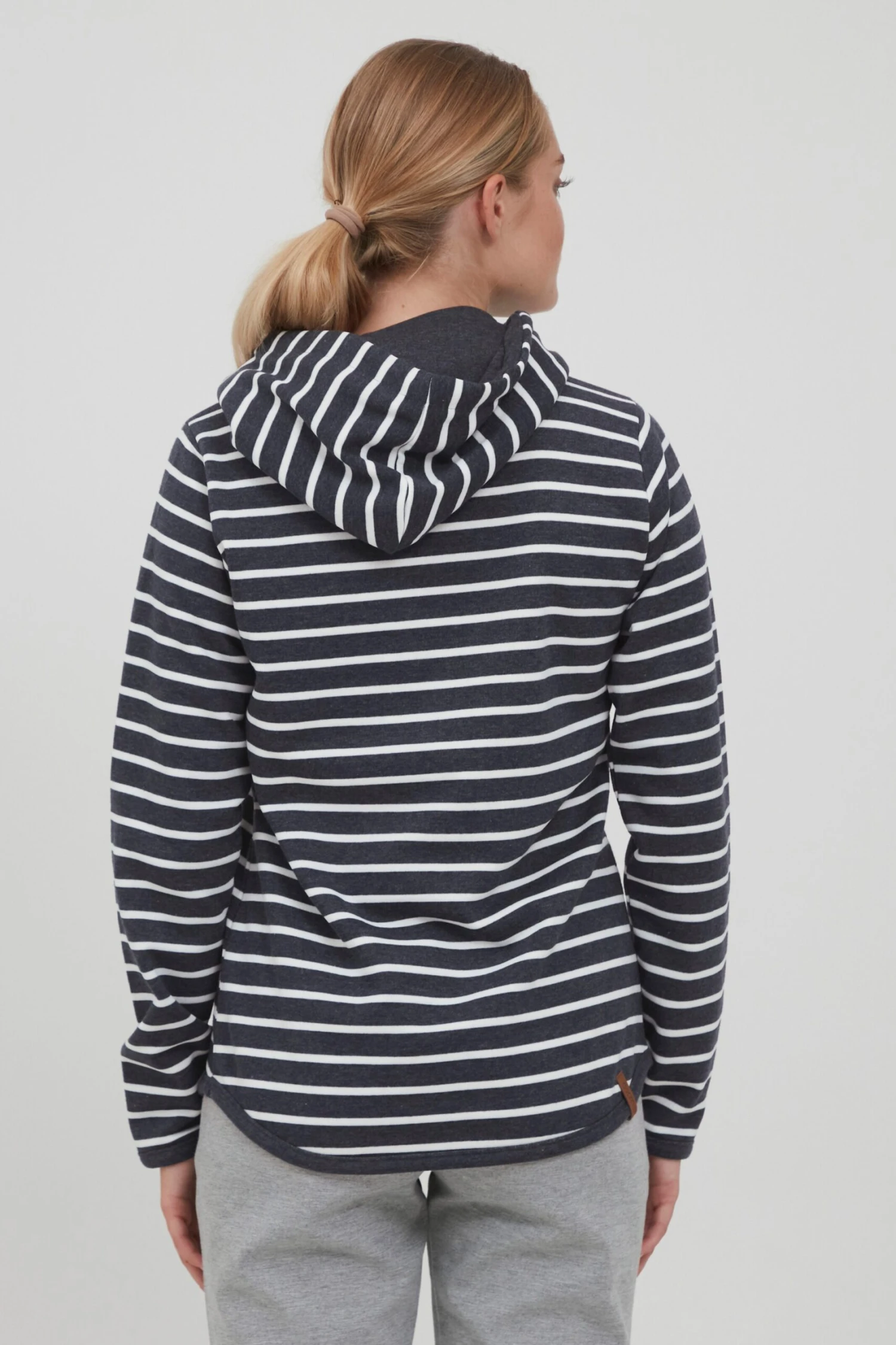 OXMO Kapuzenpullover Hoodie CARINA Frauen Blau 4 OXMO Kapuzenpullover Hoodie CARINA Frauen Blau – Bild 4