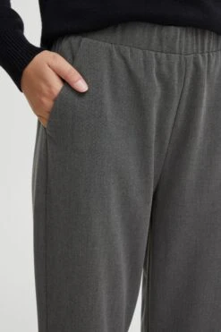 OXMO Stoffhosen Regular Jogginghose Dovi Frauen Dunkelgrau -OXMO Verkaufs-Shop cc430047b3523e3abd4fd388fe155c68