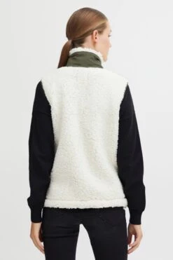 OXMO Westen Plüschweste Oxelinor Frauen Weiß -OXMO Verkaufs-Shop d44301888c92846600ab506e4ef70d4b