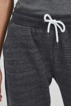 OXMO Jogginghosen Loosefit Sweathose Heldana Frauen Schwarz 10 OXMO Jogginghosen Loosefit Sweathose Heldana Frauen Schwarz -OXMO Verkaufs-Shop ec0502407de72e0e819824824934c601