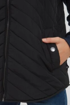 OXMO Westen Steppweste Macy Frauen Schwarz -OXMO Verkaufs-Shop efe7ab70e55a2e3b0670ba190b8874c8