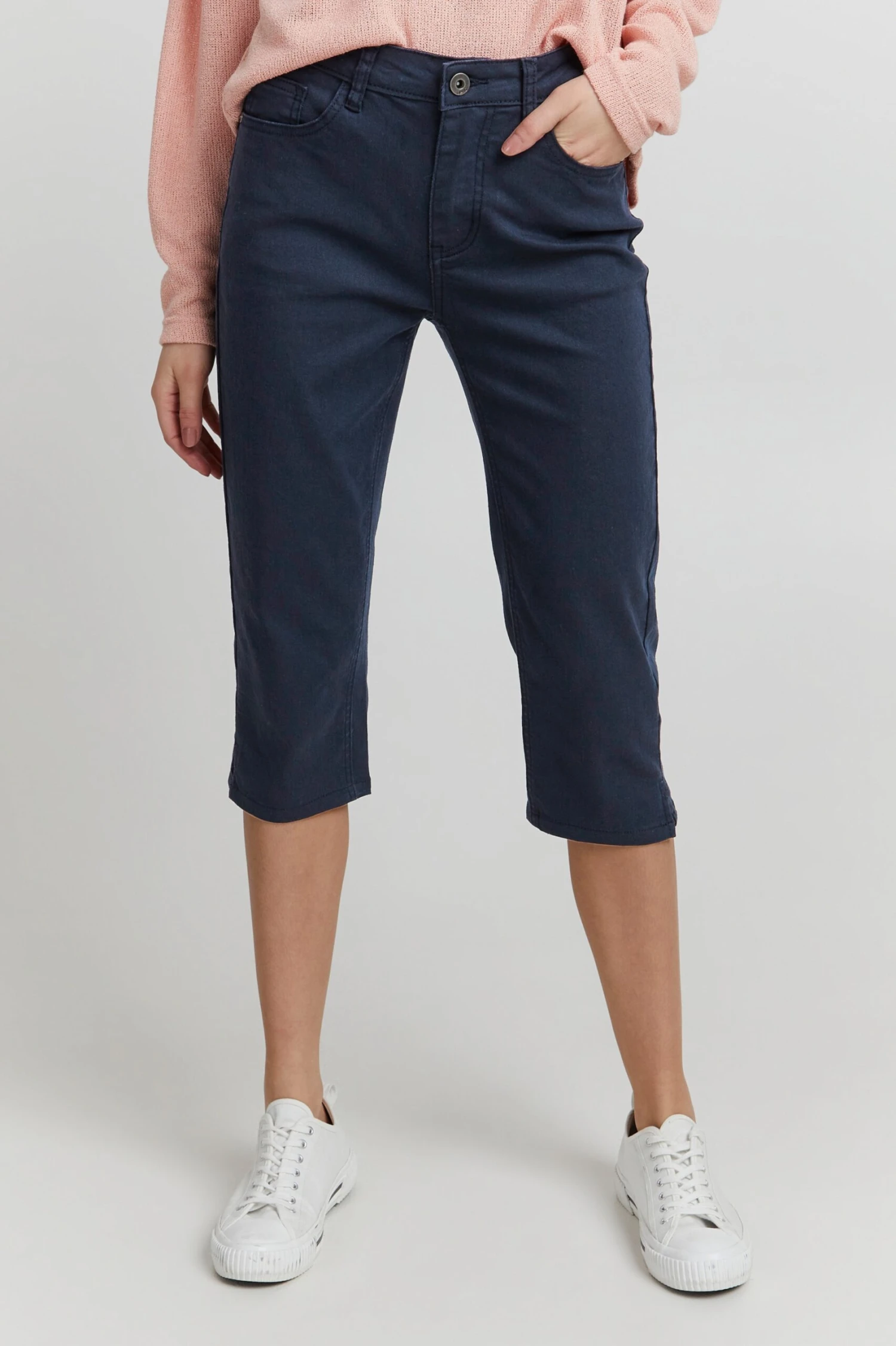 OXMO Shorts Slimfit Hose Pam Frauen Dunkelblau 2 OXMO Shorts Slimfit Hose Pam Frauen Dunkelblau – Bild 2