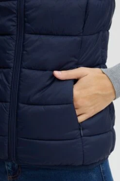 OXMO Westen Steppweste Bena Frauen Dunkelblau -OXMO Verkaufs-Shop f8c80b212445a41254211f0c93989ea4