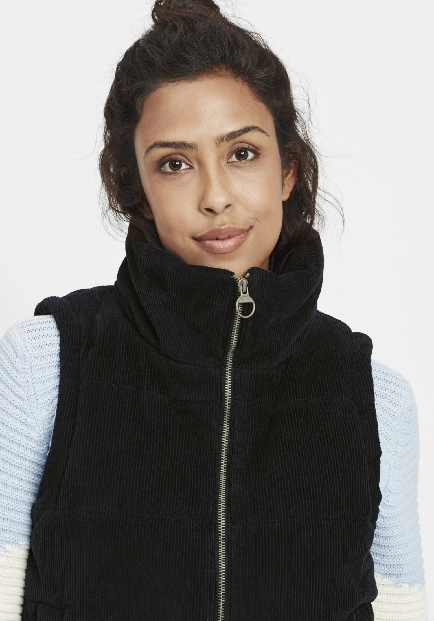 OXMO Westen Weste Videma Frauen Schwarz 5 OXMO Westen Weste Videma Frauen Schwarz – Bild 5